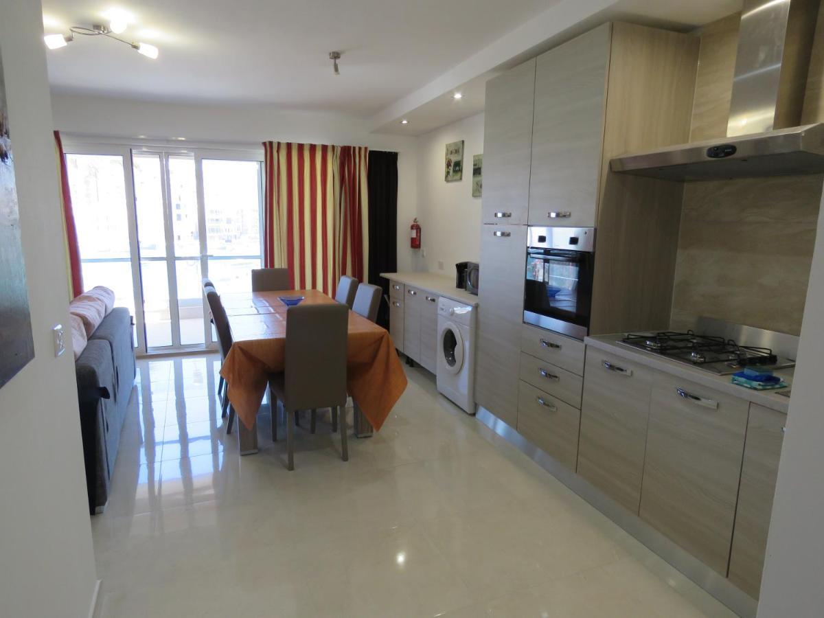 Aquamarine Sea Front Apartments - First Floor Марсаскала Экстерьер фото
