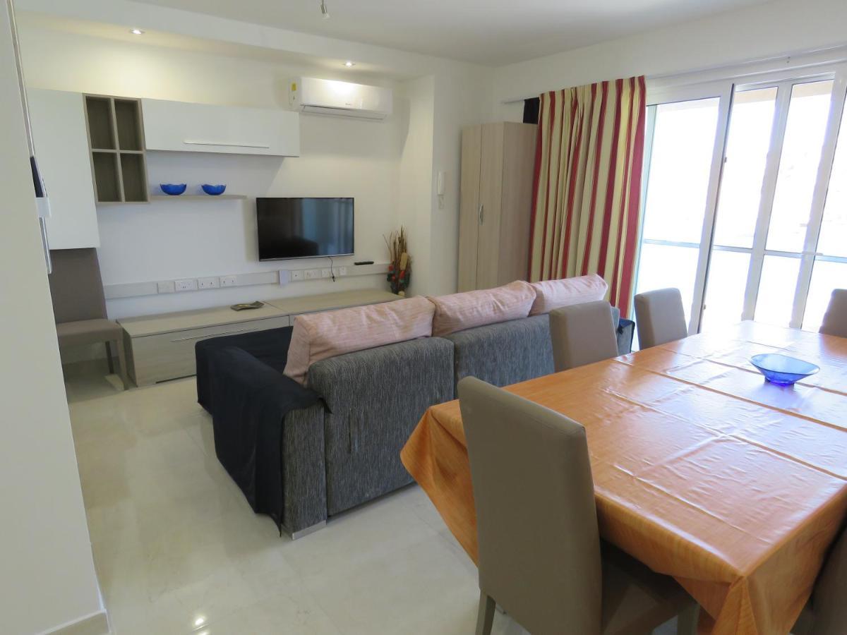 Aquamarine Sea Front Apartments - First Floor Марсаскала Экстерьер фото